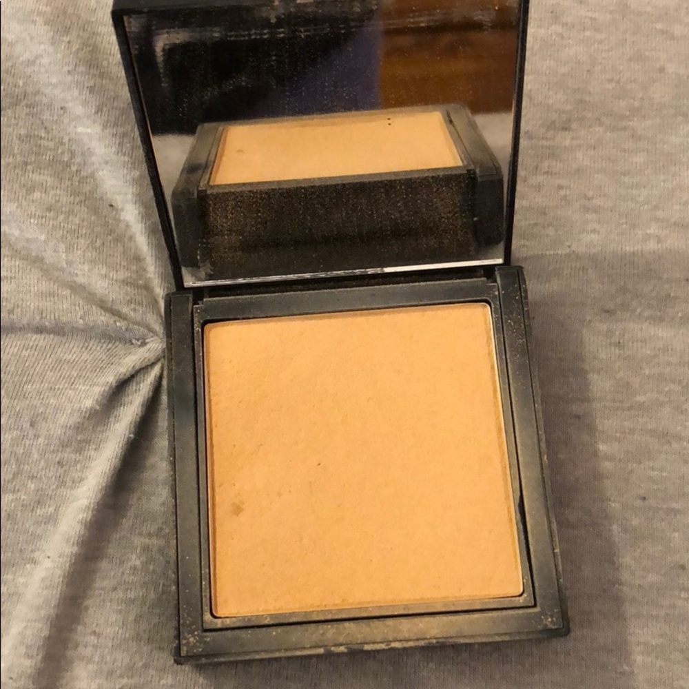 Nars Powder Foundation - Picture 2 of 3